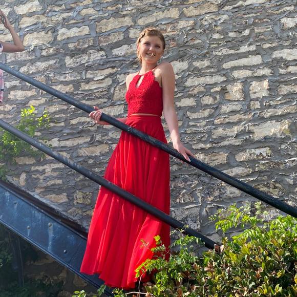 Meet your Posher, Hayleigh - Picture 1 of 1